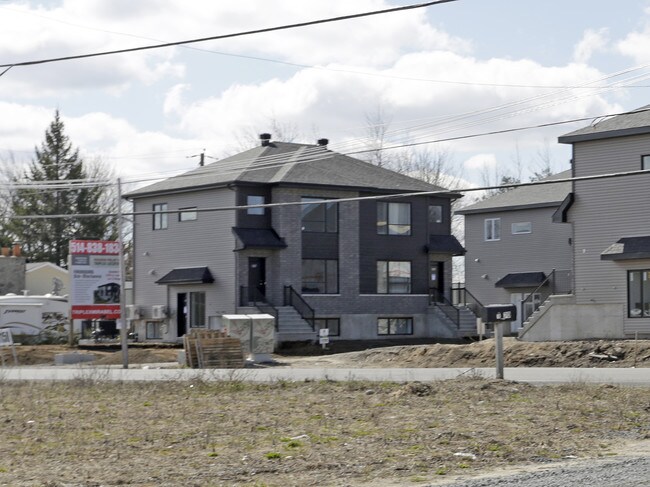 Plus de détails pour 11150 Montée Sainte-Marianne, Mirabel, QC - Multi-résidentiel à vendre