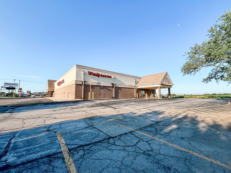 1201 NW 12th St, Oklahoma City, OK for lease - Building Photo - Image 2 of 8