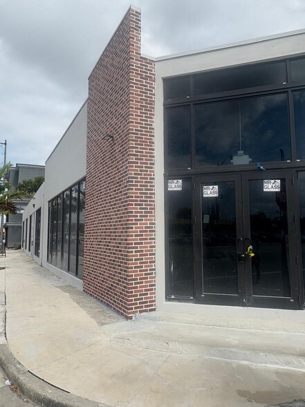 2215 N Federal Hwy, Hollywood, FL for lease - Building Photo - Image 2 of 19