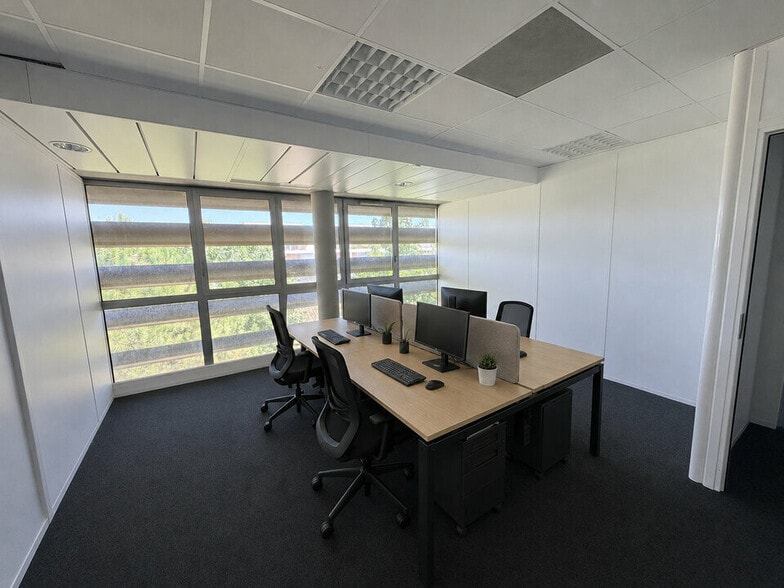 9 Rue André Darbon, Bordeaux for lease - Interior Photo - Image 2 of 12