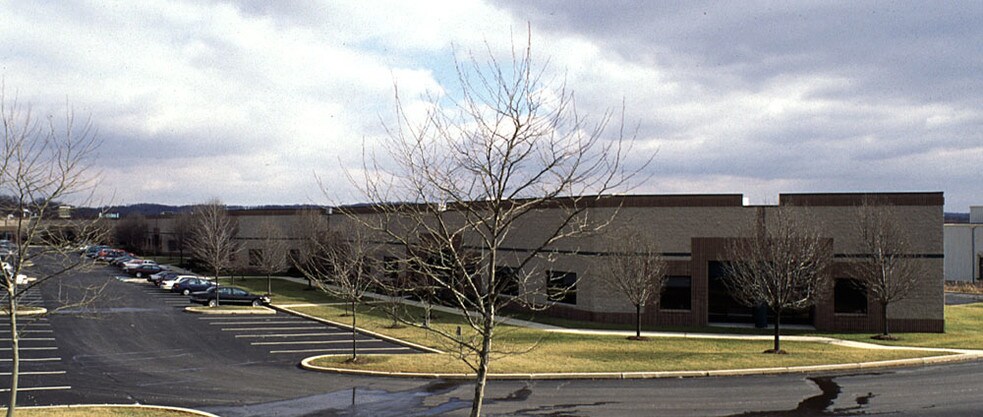 335-395 Phoenixville Pike, Malvern, PA à louer - Photo du bâtiment - Image 2 de 14