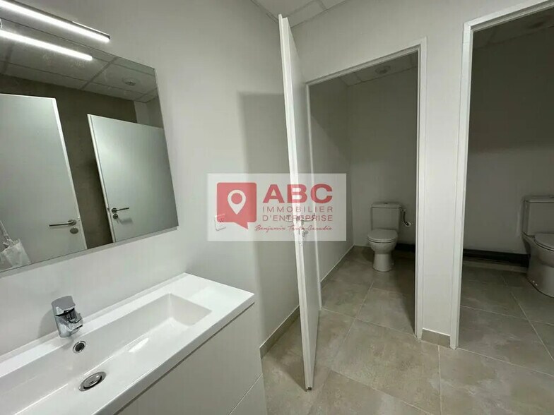 Office in Montpellier for lease - Interior Photo - Image 3 of 5