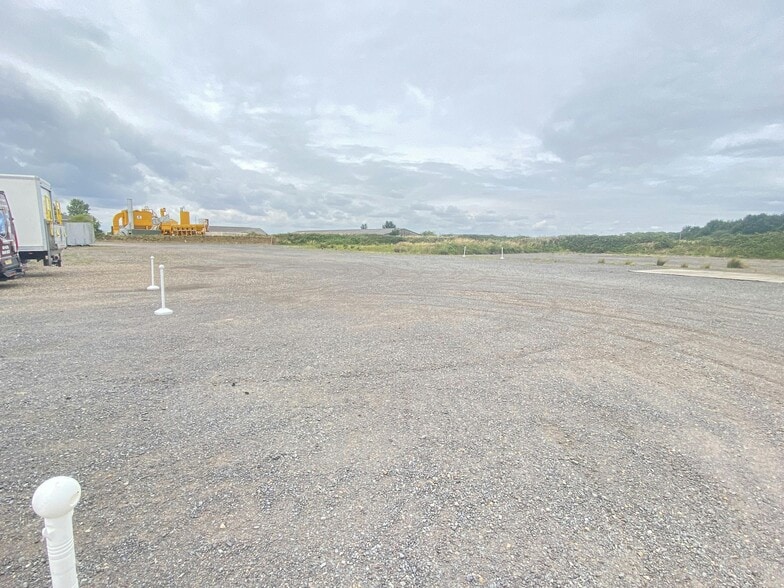 Honey Pot Ln, Colsterworth for lease - Building Photo - Image 3 of 11