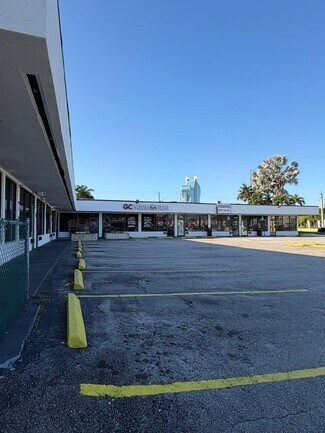Plus de détails pour 5100-5130 State Road 7, Fort Lauderdale, FL - Commerce de détail à louer
