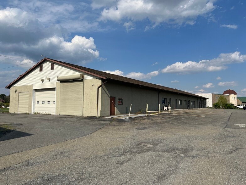 956 Weir Lake Rd, Brodheadsville, PA à vendre - Photo principale - Image 1 de 2