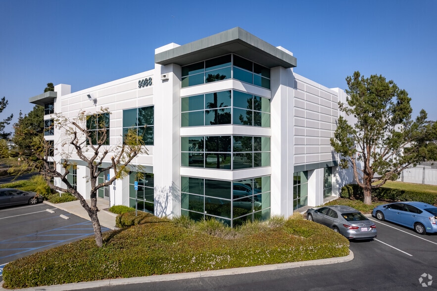 9988 Santa Fe Springs Rd, Santa Fe Springs, CA for lease - Primary Photo - Image 1 of 14