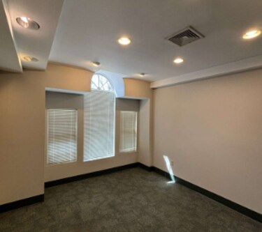 450 Veterans Memorial Pky, East Providence, RI à louer - Photo intérieure - Image 3 de 5