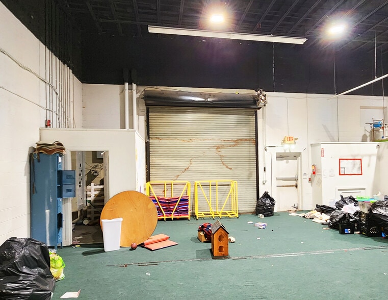 1719 Washington Ave, Philadelphia, PA for lease - Building Photo - Image 3 of 7