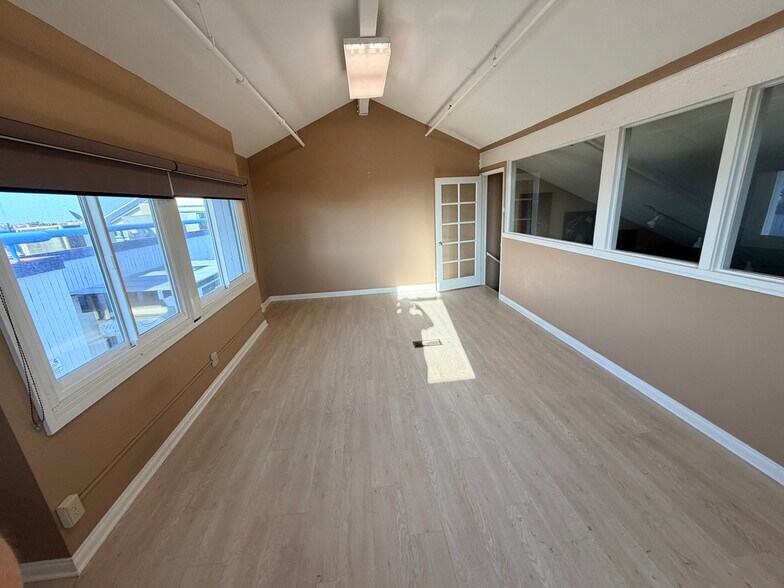 4911 Warner Ave, Huntington Beach, CA à louer - Photo du bâtiment - Image 2 de 16
