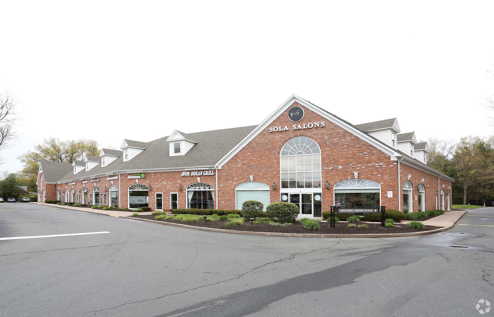 314-324 W Main St, Avon, CT for lease Building Photo- Image 1 of 12