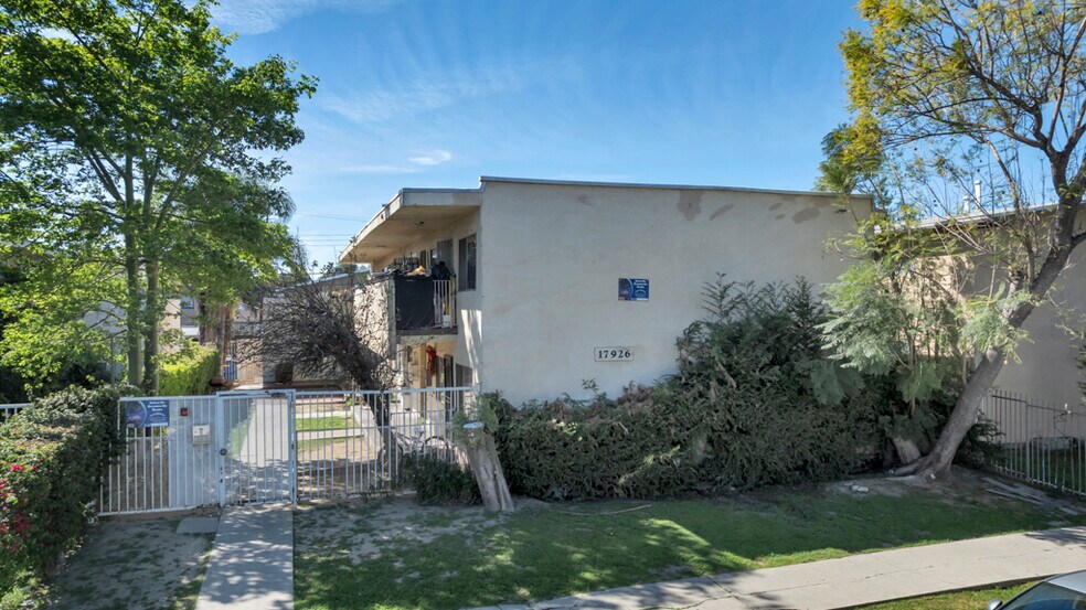 17926 Schoenborn St, Northridge, CA à vendre - Photo du bâtiment - Image 2 de 26