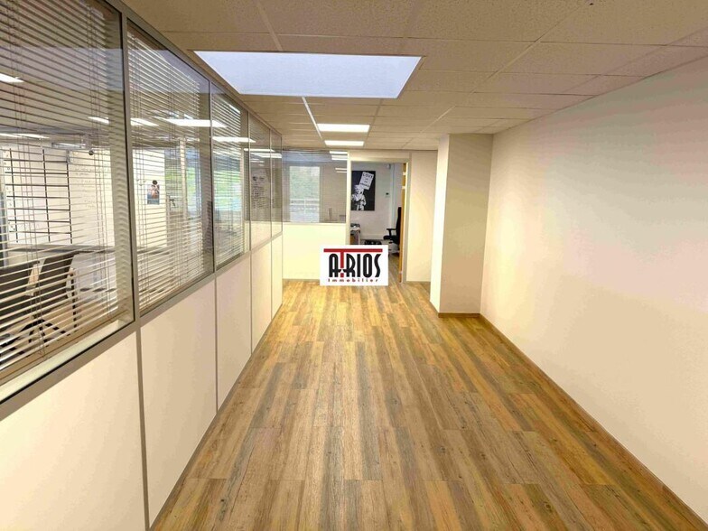 Office in La Farlede for sale - Interior Photo - Image 1 of 13