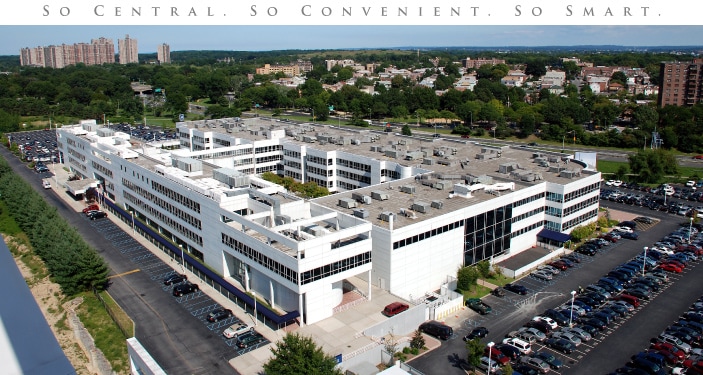 1200 Waters Pl, Bronx, NY for lease - Building Photo - Image 2 of 6