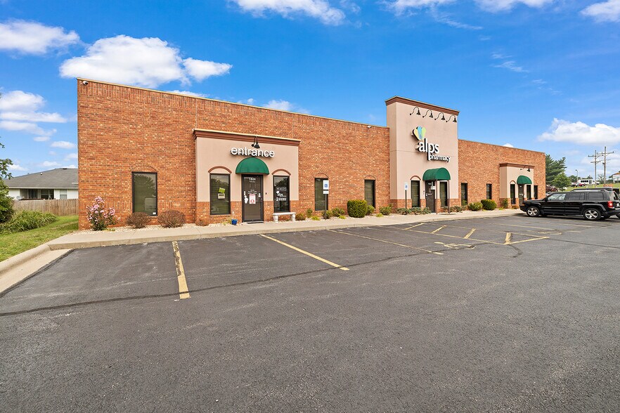 1824 N Hwy CC, Nixa, MO à louer - Photo du bâtiment - Image 2 de 53