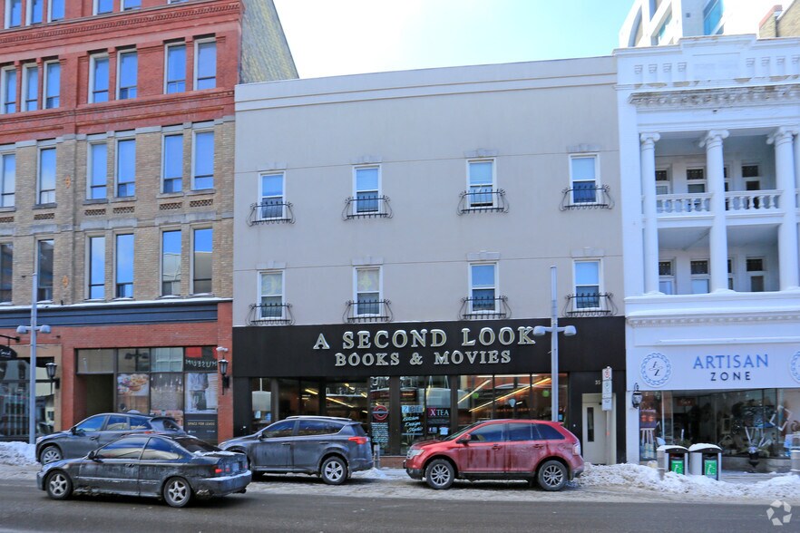 31-33 King St W, Kitchener, ON à louer - Photo du bâtiment - Image 2 de 3