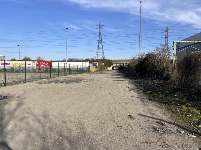 609 London Rd, Grays à vendre - Photo du bâtiment - Image 2 de 8