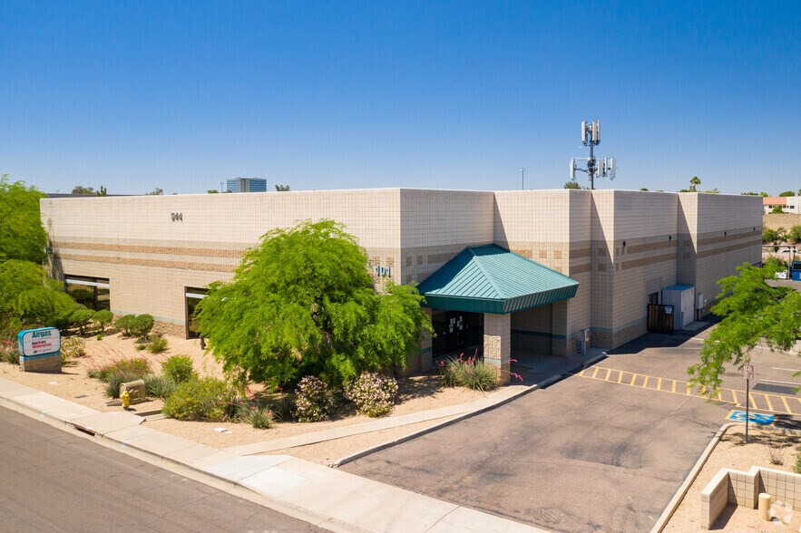 544 W Iron Ave, Mesa, AZ for lease - Building Photo - Image 2 of 5