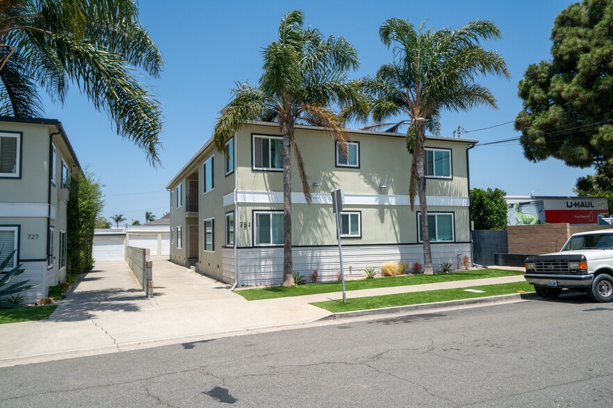 731 Owen Dr, Huntington Beach, CA for sale - Building Photo - Image 1 of 13