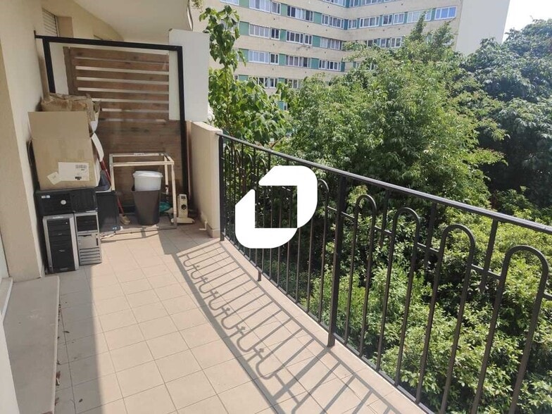 Office in Puteaux for sale - Building Photo - Image 1 of 5
