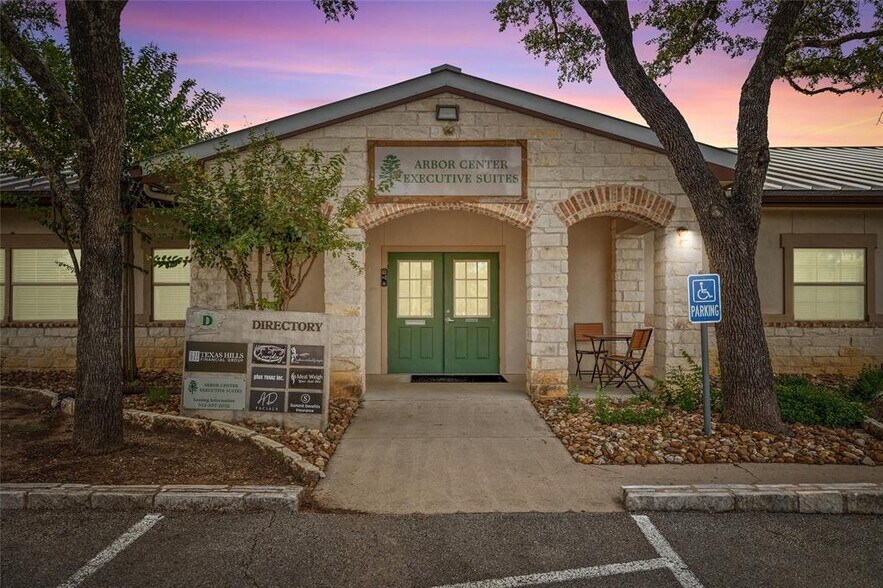 800 W Highway 290, Dripping Springs, TX à vendre - Photo du bâtiment - Image 3 de 30
