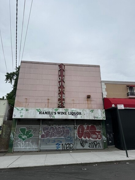 12211 20th Ave, College Point, NY for sale - Primary Photo - Image 1 of 3