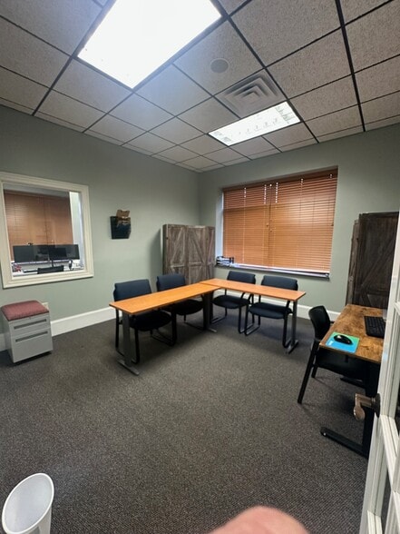 1316 Commerce Dr, New Bern, NC for lease - Building Photo - Image 3 of 11