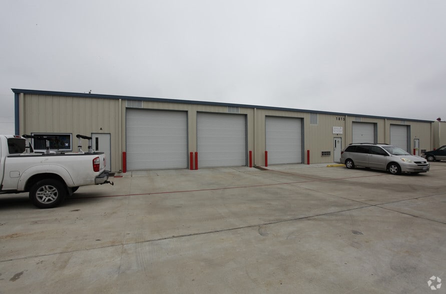1815 Dickinson Ave, Dickinson, TX à louer - Photo du bâtiment - Image 1 de 10