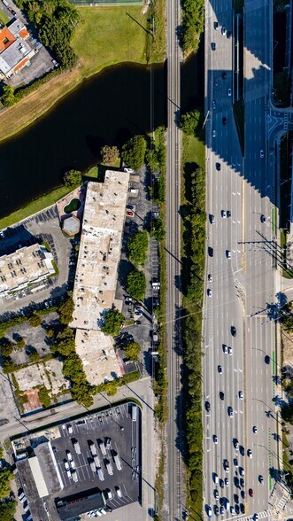 2261-2299 NE 164th St, Aventura, FL à louer - Photo du bâtiment - Image 2 de 37