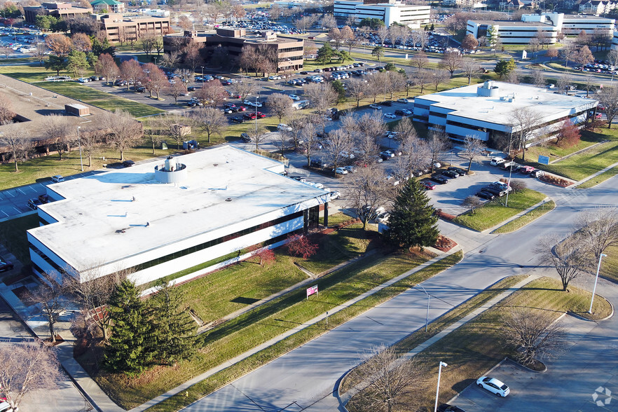 1701 48th St, West Des Moines, IA for lease - Building Photo - Image 1 of 18