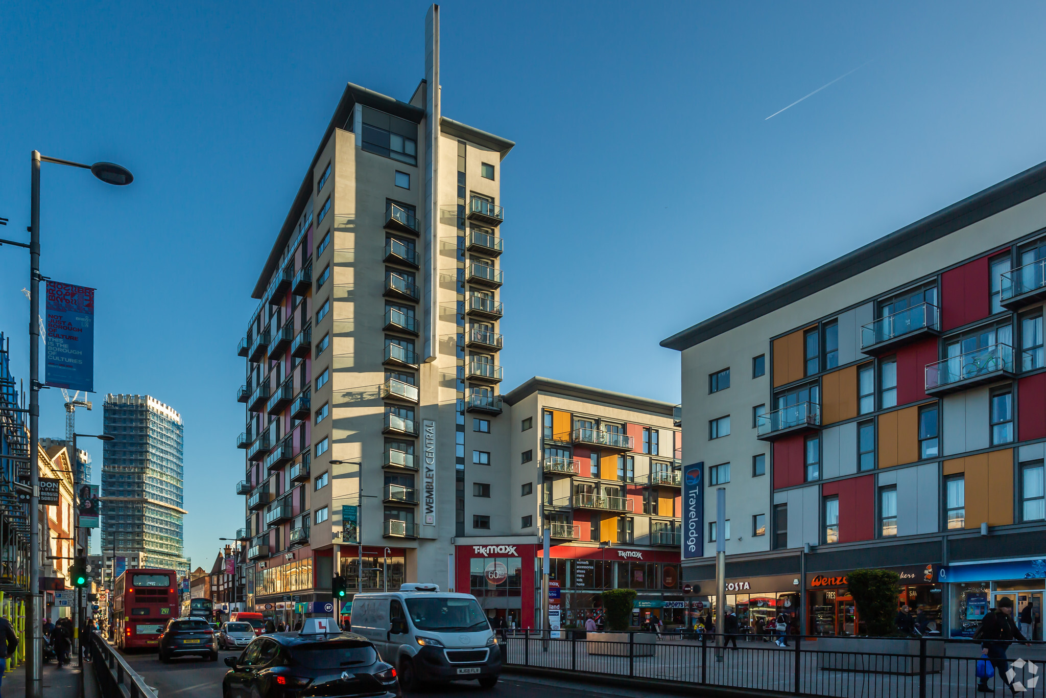 High Rd, Wembley à vendre Photo du bâtiment- Image 1 de 1