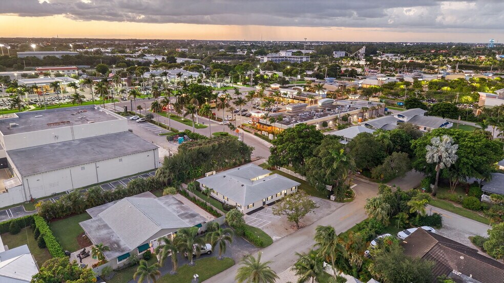 800 Tropic Blvd, Delray Beach, FL à vendre - Photo du bâtiment - Image 3 de 78