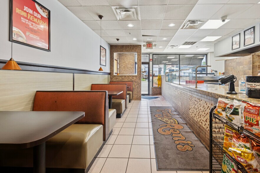 273 Montgomery Ave, Bala Cynwyd, PA à louer - Photo intérieure - Image 3 de 15