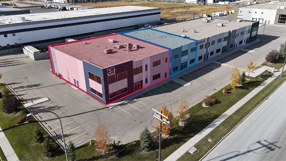 10645 74th St SE, Calgary, AB à louer - Photo du bâtiment - Image 1 de 6