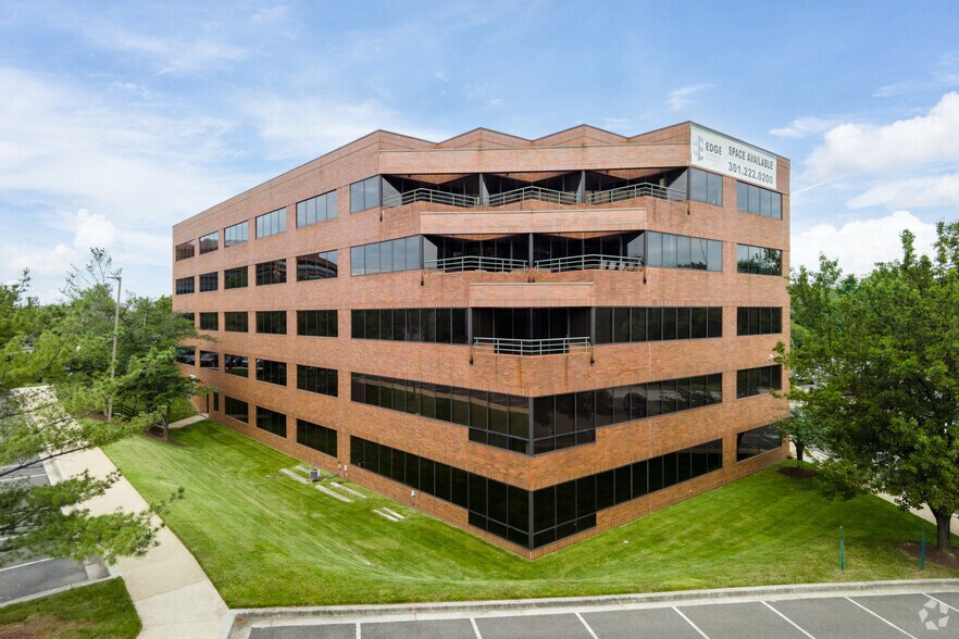 8400 Corporate Dr, Landover, MD for lease - Building Photo - Image 2 of 3