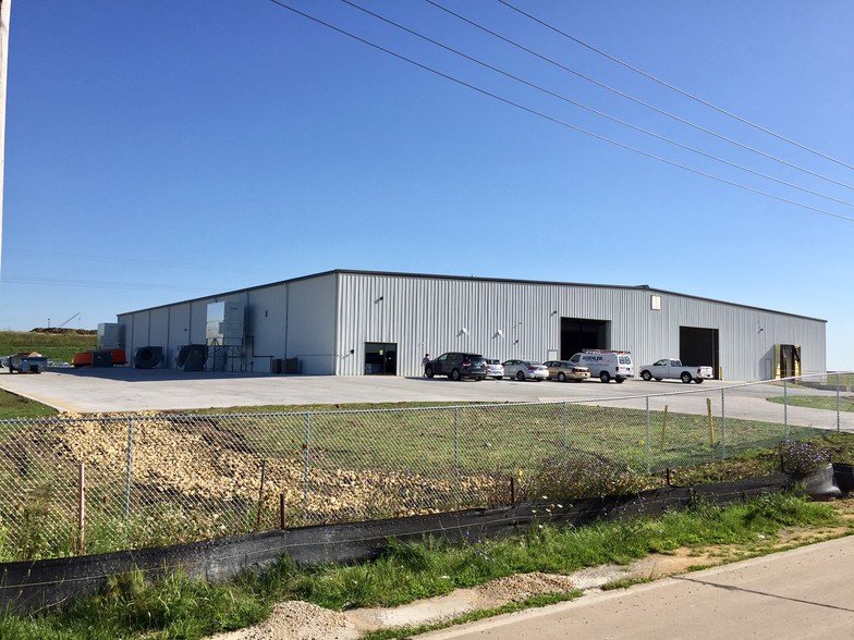 818 E Industrial St, De Witt, IA à vendre - Autre - Image 1 de 1