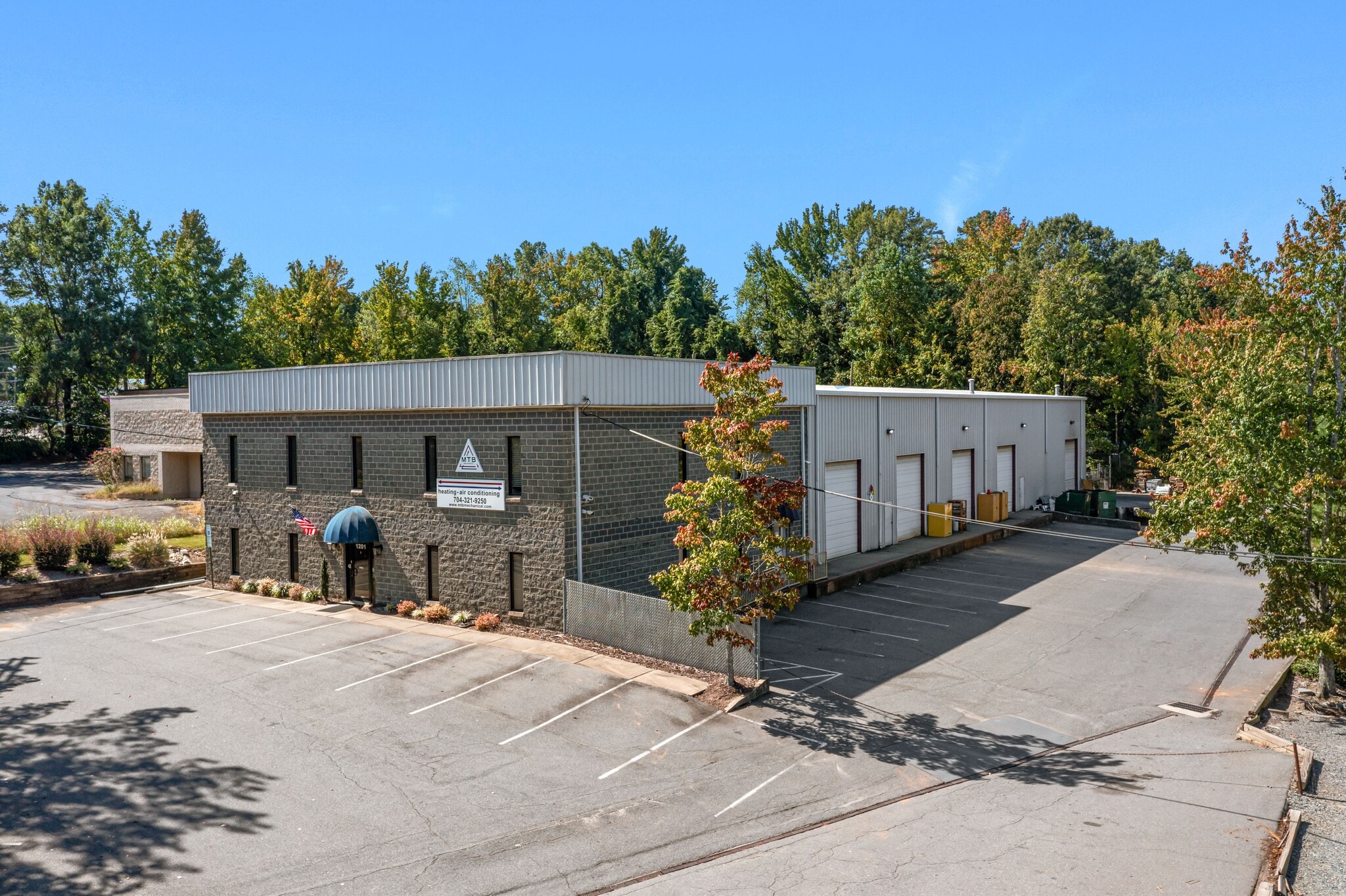 1201/1237 Industrial Drive portfolio of 2 properties for sale on LoopNet.ca Building Photo- Image 1 of 18