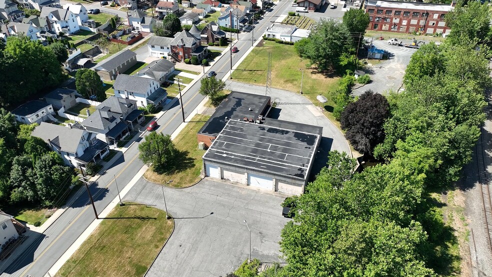 333 S 1st St, Bangor, PA à vendre - Photo du bâtiment - Image 3 de 6