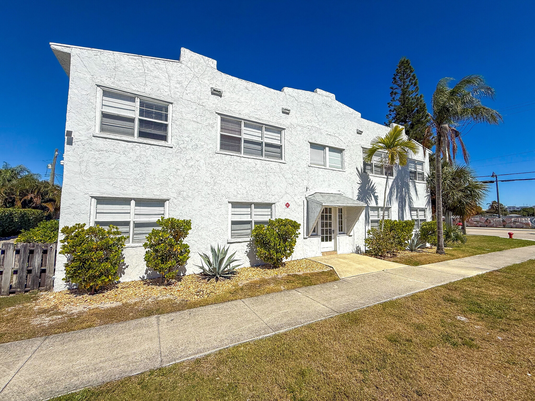 107 SW 2nd Ave, Boynton Beach, FL for sale Building Photo- Image 1 of 21