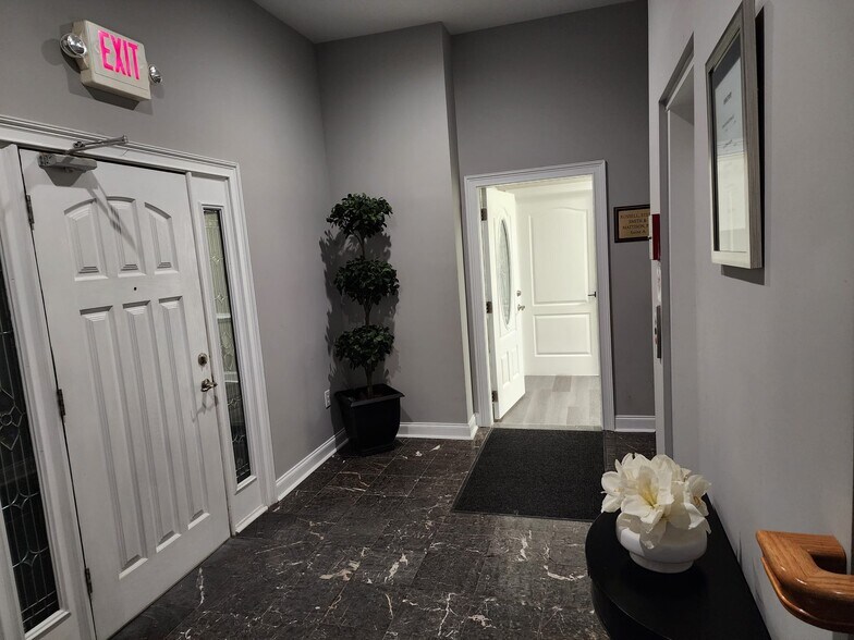 485 S Perry St, Lawrenceville, GA à louer - Photo intérieure - Image 2 de 21