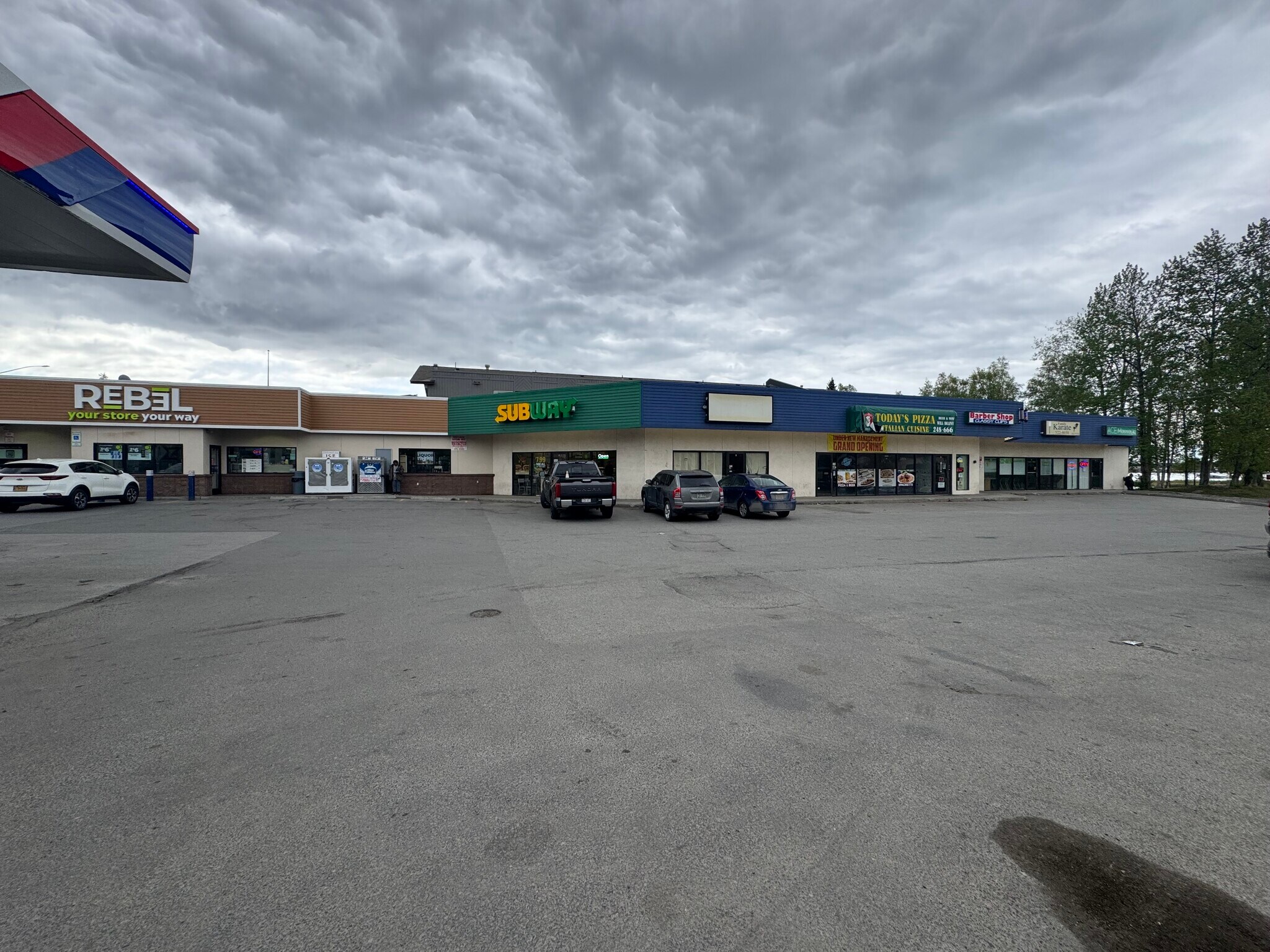 4608 Spenard Rd, Anchorage, AK à louer Photo du bâtiment- Image 1 de 8