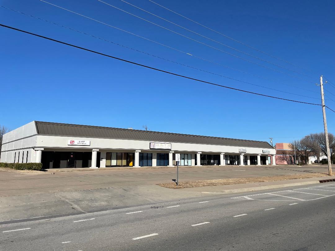 12135-12145 E 11th St, Tulsa, OK for lease Building Photo- Image 1 of 6