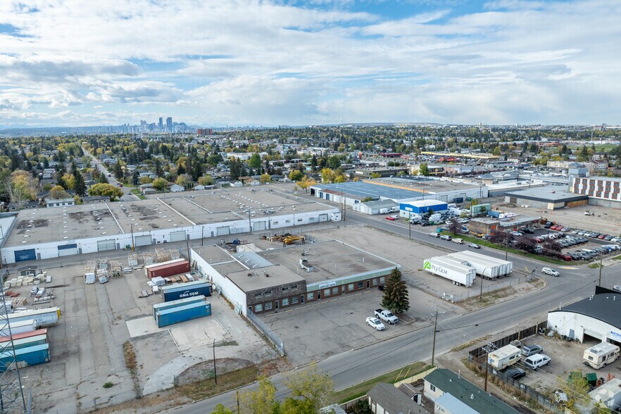 2109-2117 50th St SE, Calgary, AB à louer - Aérien - Image 2 de 2
