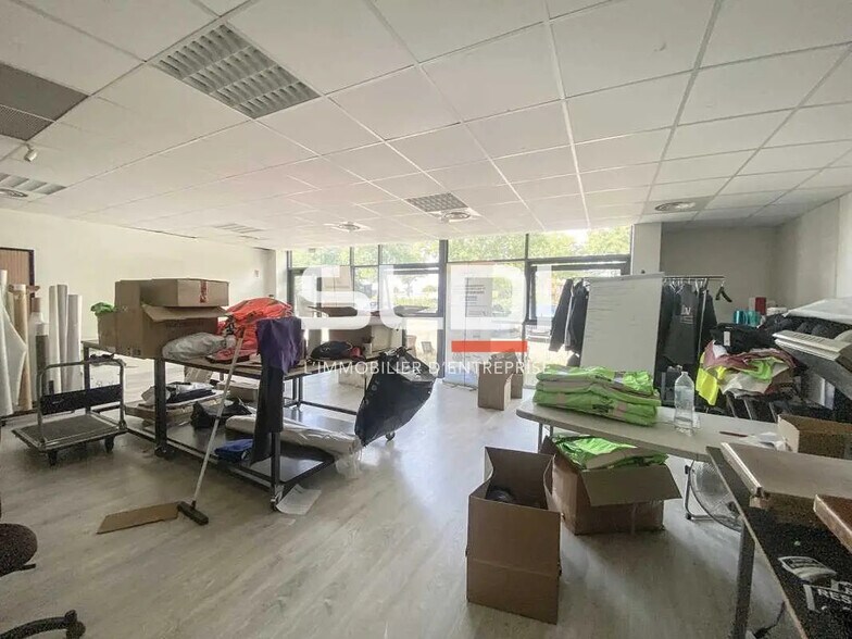 Office in Décines-Charpieu for lease - Interior Photo - Image 3 of 5