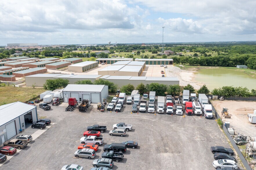 2075 Marshall Rd, Waxahachie, TX à vendre - Photo du bâtiment - Image 3 de 8