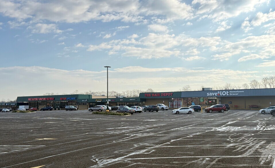 7702-7794 Marlboro Pike, Forestville, MD à louer - Photo du bâtiment - Image 2 de 5