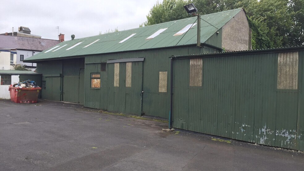 29-31 Long Commons, Coleraine à vendre - Photo du bâtiment - Image 2 de 2