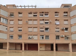 Plus de détails pour Multi-résidentiel à vendre