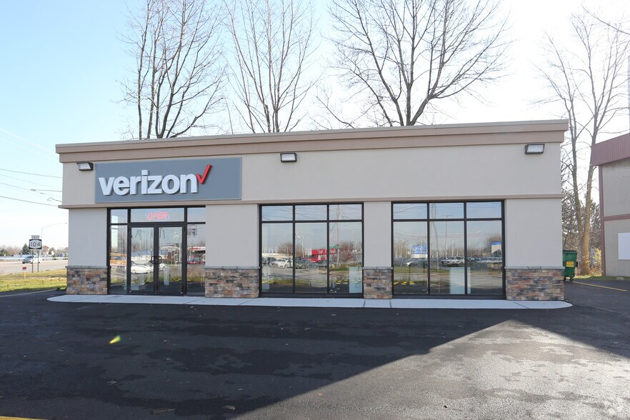 3839 W Ridge Rd, Rochester, NY à vendre - Photo du bâtiment - Image 3 de 10