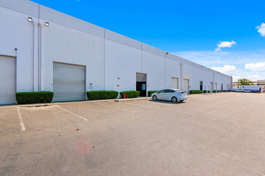13534-13544 Imperial Hwy, Santa Fe Springs, CA for lease - Building Photo - Image 2 of 7