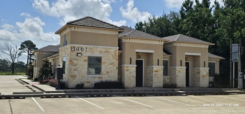 11007 Northpointe Blvd, Tomball, TX for sale - Building Photo - Image 1 of 10